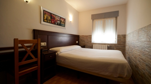 Habitaci&oacute;n Matrimonial Pensi&oacute;n Seraf&iacute;n