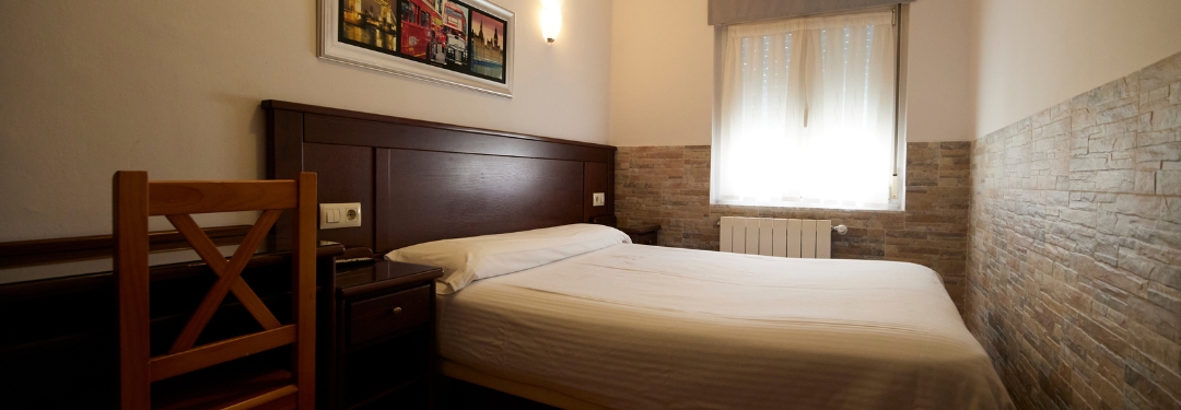 Habitaciones Pensi&oacute;n Seraf&iacute;n con ba&ntilde;o privado